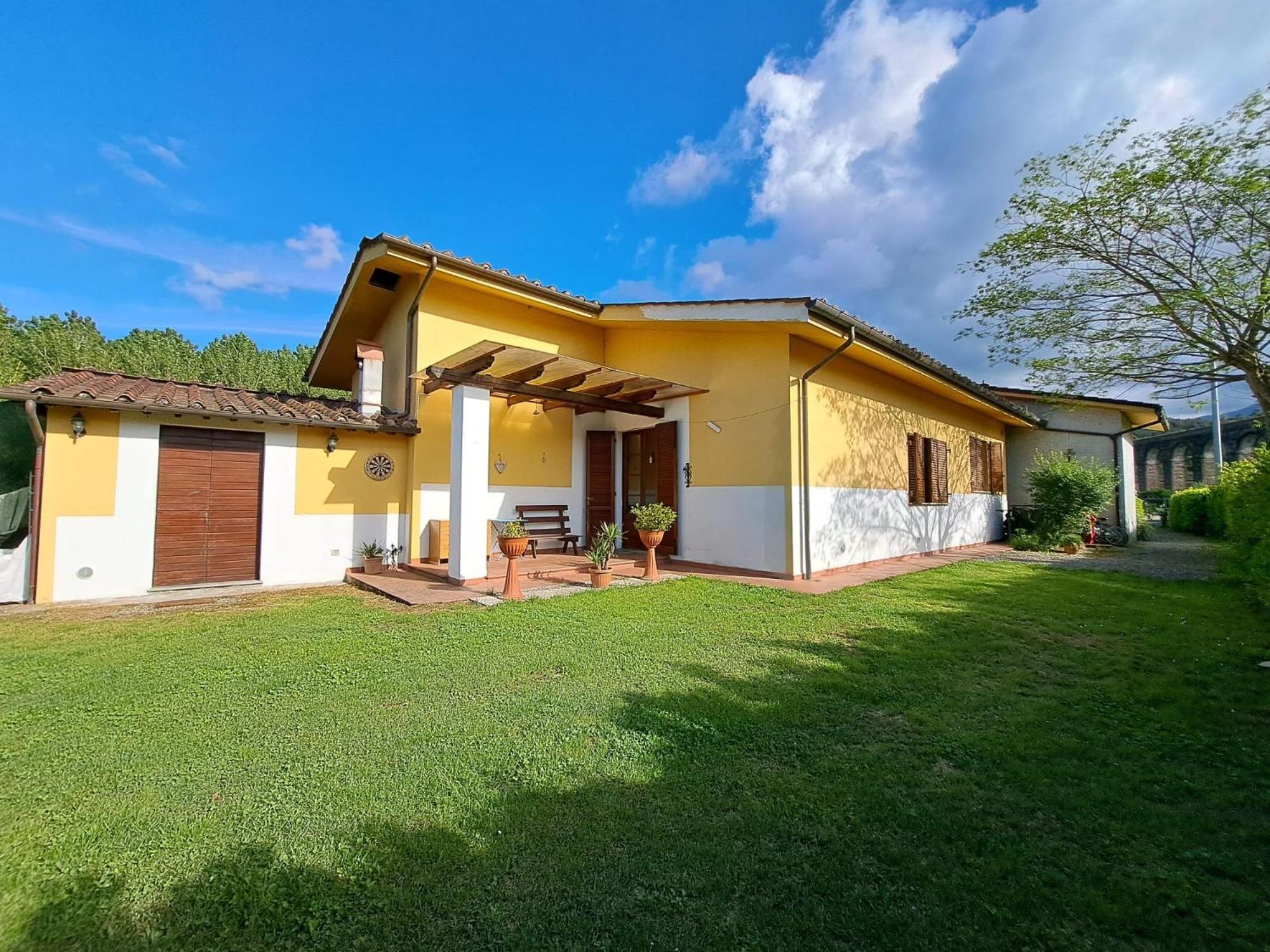 Residence Villa Ungaretti Lucca Bagian luar foto